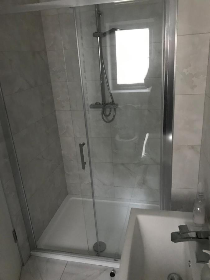 1 Luxurious Room In Family Home Килларни Экстерьер фото